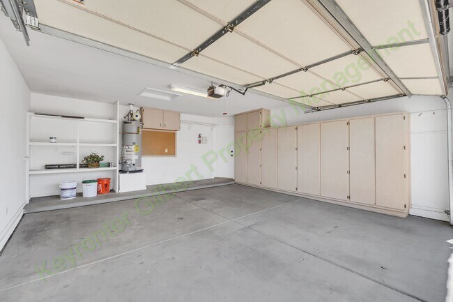 Building Photo - 1284 W Kingbird Dr