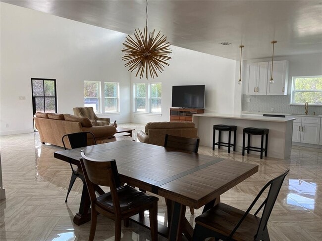 Building Photo - 31 Heathrow Ln