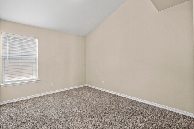 Building Photo - 14925 Tierra Haven Ave