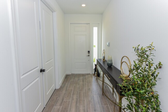 Building Photo - 1525 Stockbridge St