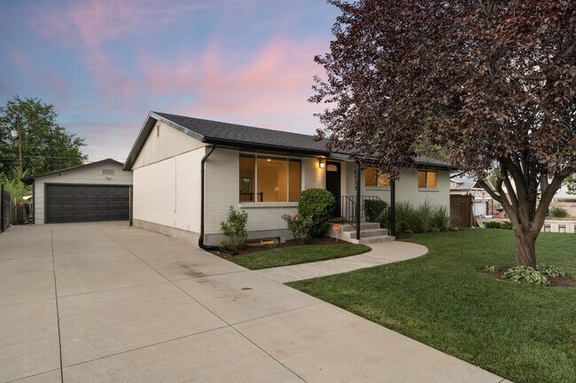 Building Photo - 1733 7200 S