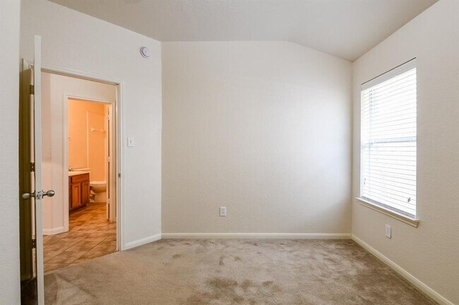 Building Photo - 2318 Appian Way