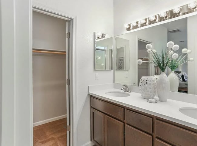 Building Photo - 1559 Hutchison Valley Dr