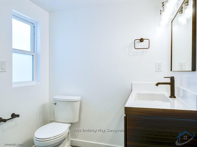 Building Photo - 1038 Enderby Way