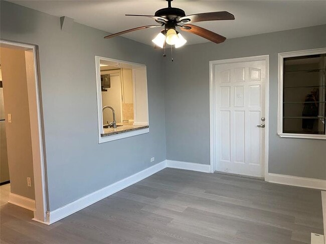 Building Photo - 321 NW 25th Ct