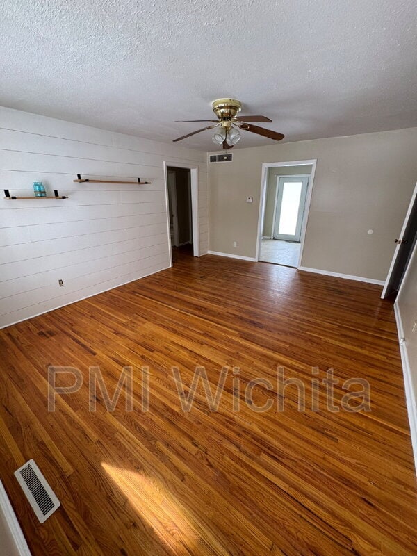 Building Photo - 3439 S Walnut St