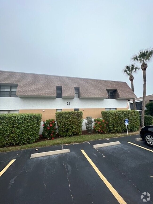 Building Photo - 2BD/2BA, NORTH INDIALANTIC CONDO IN PALM C...