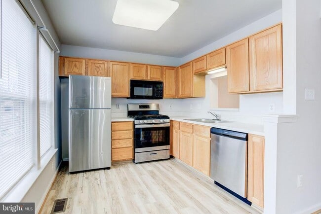 Building Photo - 4014 Fountain Bridge Ct