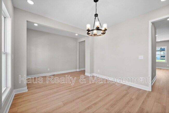 Building Photo - 248 Bluebell Dr