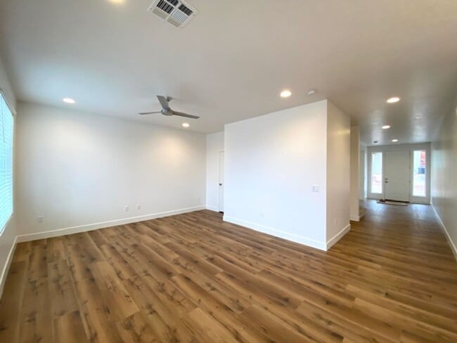 Building Photo - 438 N Stone Mountain Dr