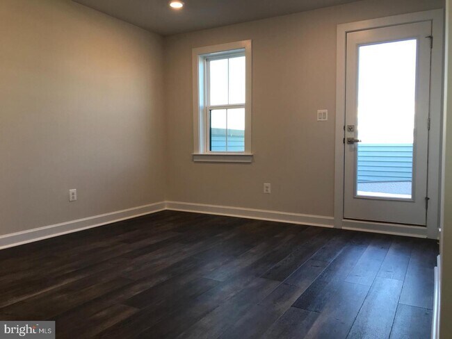 Building Photo - 12992 Hattontown Square