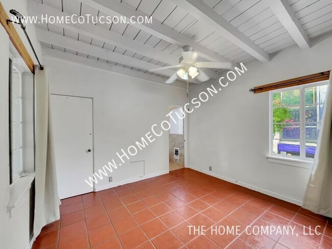 Building Photo - 228 S Country Club Rd