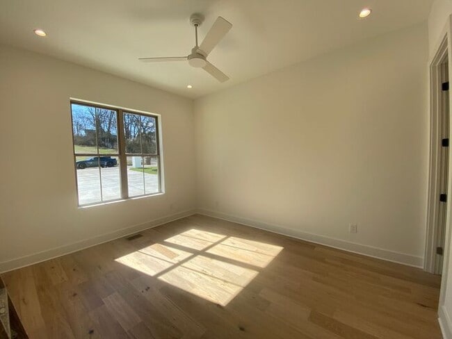 Building Photo - Beautiful New House in West Nashville - Hi...