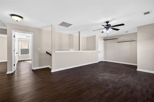 Building Photo - 2430 Fair Oaks Way