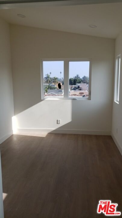 Building Photo - 2406 S Dunsmuir Ave