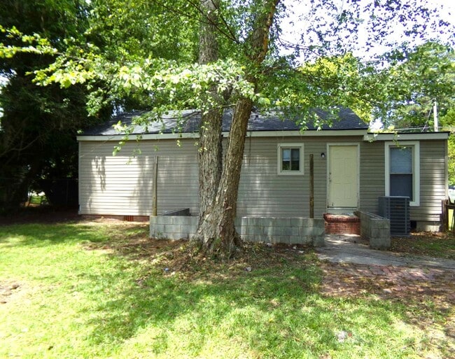Building Photo - Fully Renovated Home in Havelock