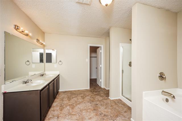 Building Photo - 3563 Saguaro Dr