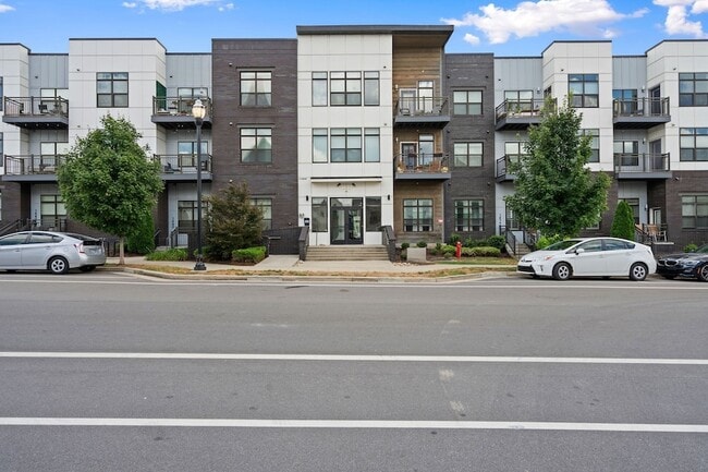 Building Photo - 1638 54th Ave N