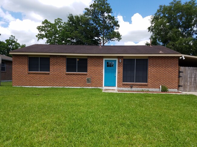 Primary Photo - 380 Oriole Dr