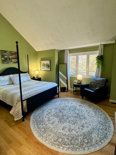 Building Photo - 275 Donohue Rd