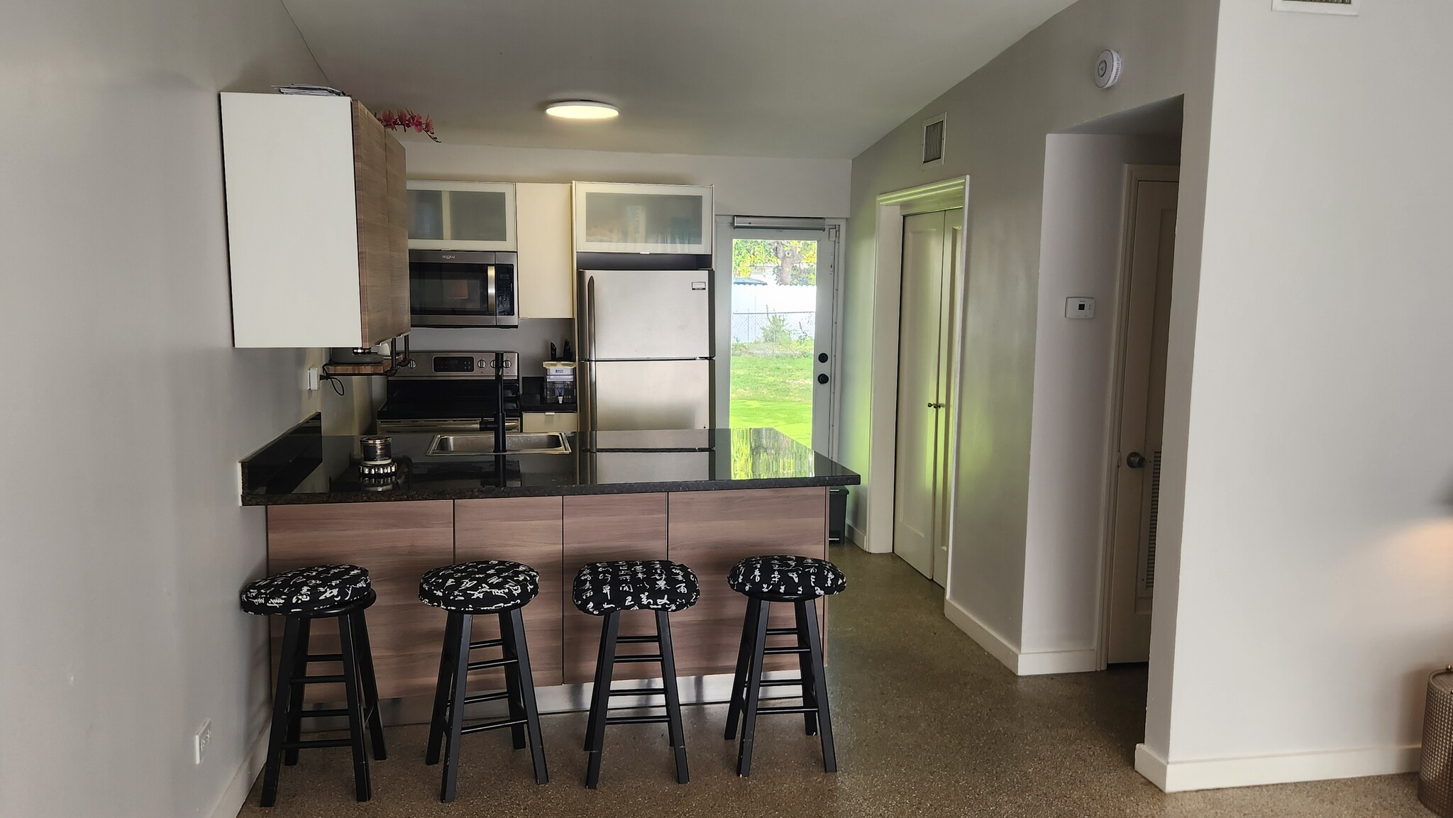 Building Photo - 565 NW 128th St