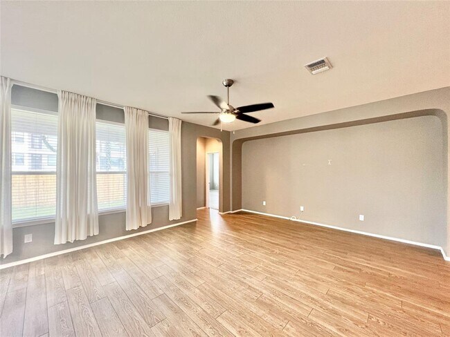 Building Photo - 5813 Sardinia Dr