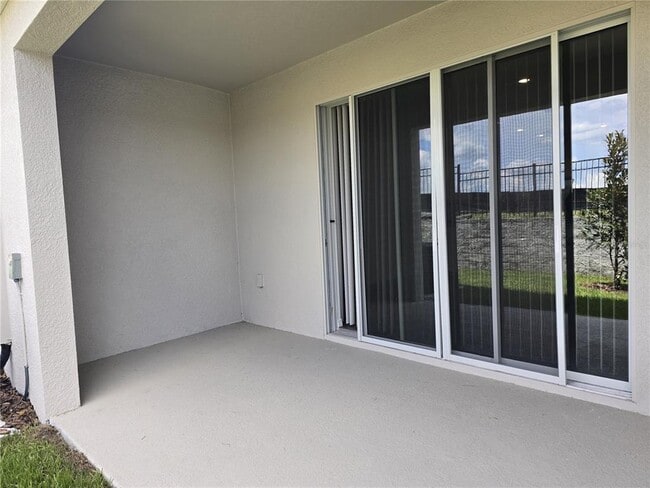 Building Photo - 2088 Monteverde Ave