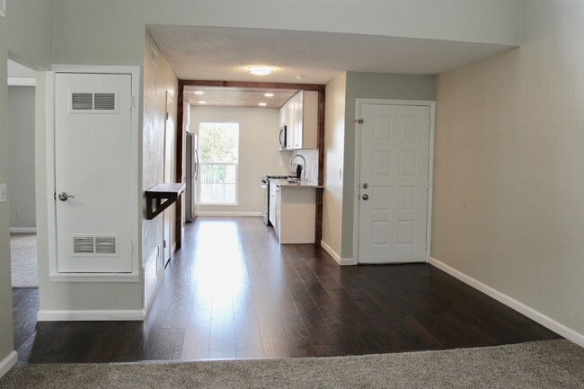 Building Photo - 3435 Rebecca Ln