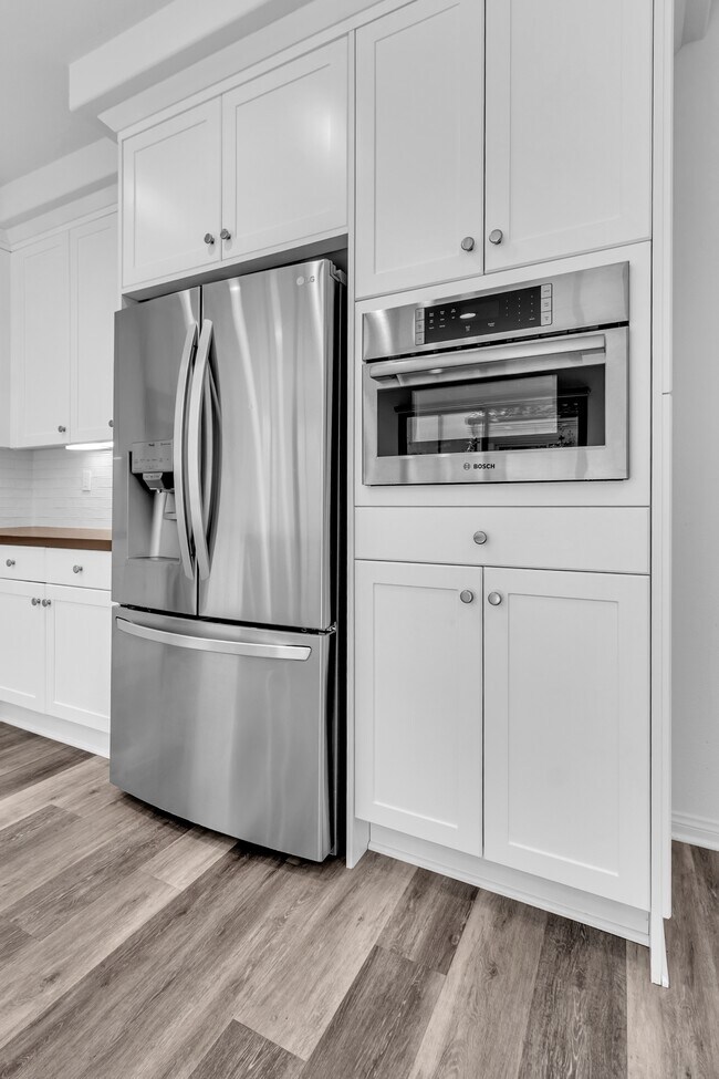 Building Photo - 110 Okra