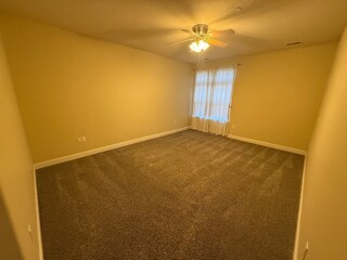 Large bedroom with river view - 1925 N Water St