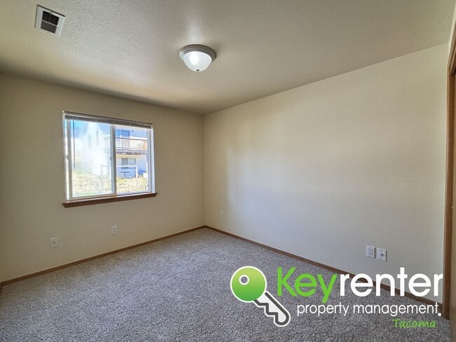 Building Photo - Spacious 3-Bedroom Home for Rent in Seclud...