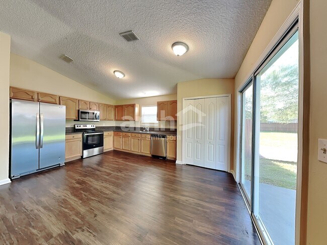 Building Photo - 884 Bonaparte Landing Ct