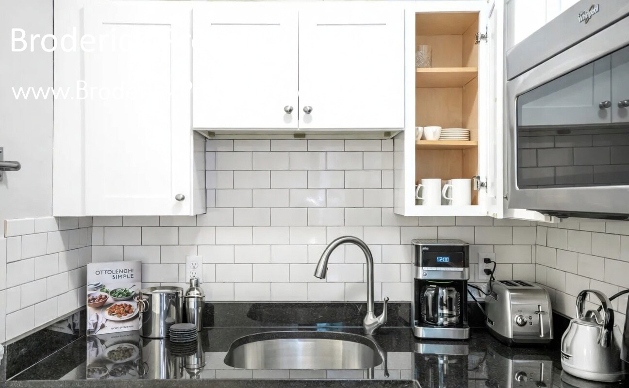 Building Photo - 83 Myrtle St