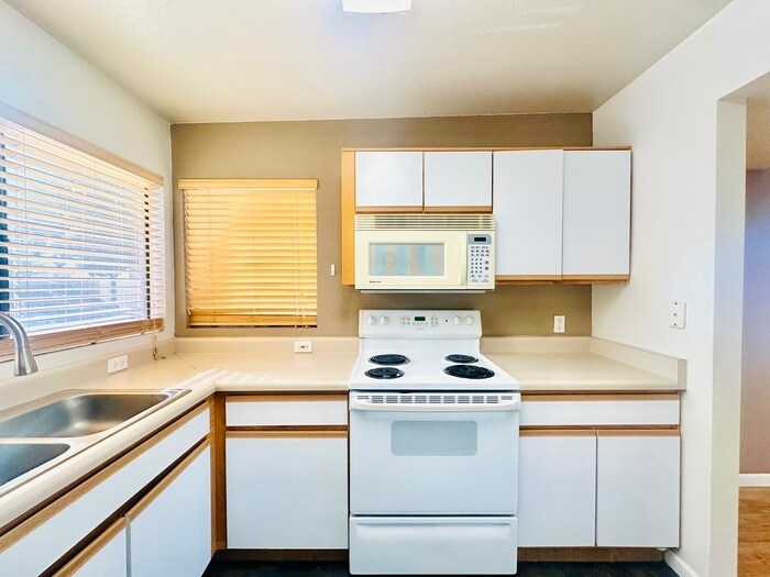 Building Photo - 7537 E Liana Dr