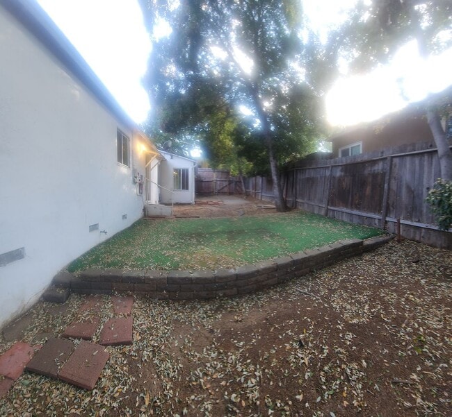 Building Photo - Super close to Poly- Off of Grand Avenue entrance to Cal Poly VERY CLOSE!!!