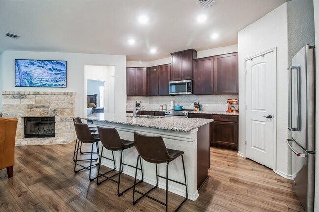 Building Photo - 227 Outlaw Dr