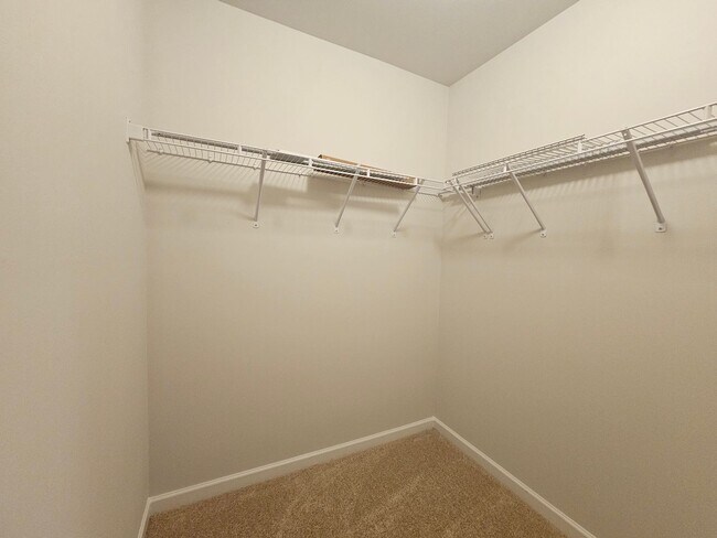 Building Photo - 1420 Demila Dr