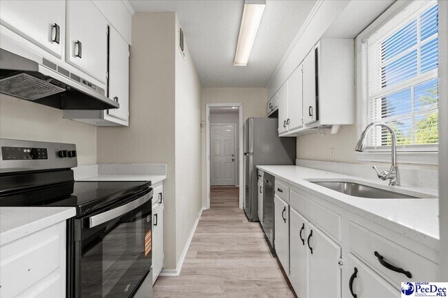 Building Photo - 319 Revell Dr