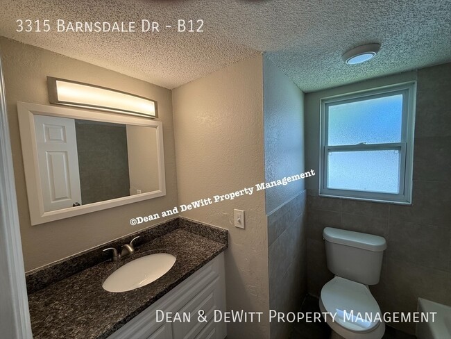 Building Photo - 3315 Barnsdale Dr