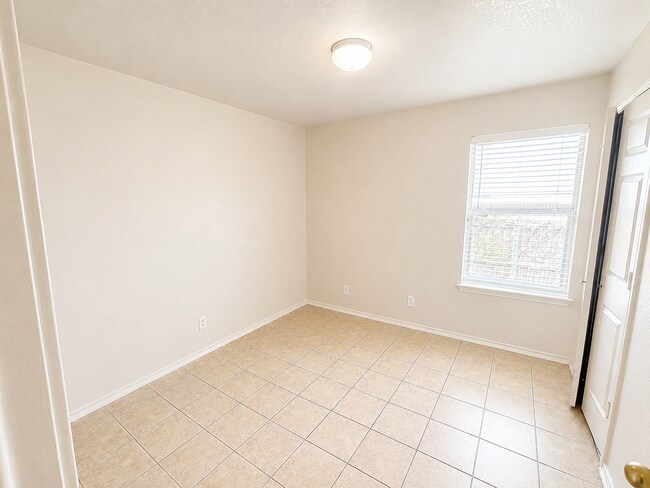Building Photo - 320 Jeff Gordon Dr