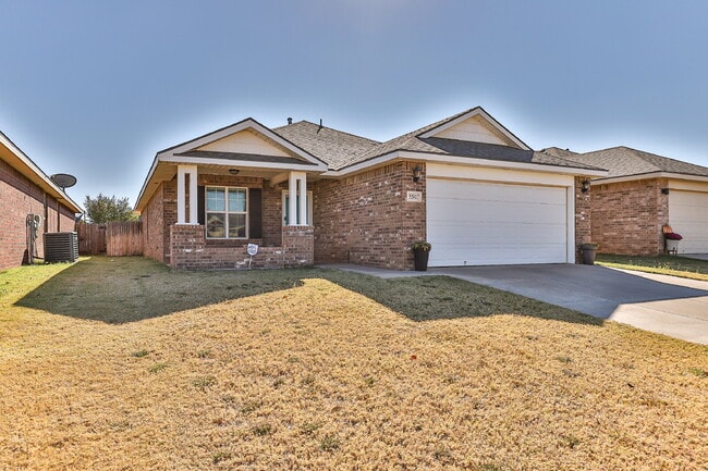 Building Photo - Relax on this front porch!