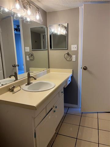 Building Photo - 5604 Boca Raton Blvd