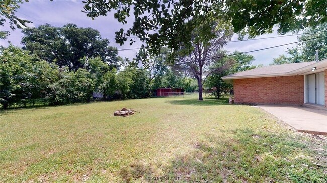 Building Photo - 1618 George Bush Dr