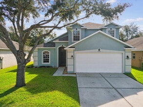 Building Photo - "Charming 3-Bed, 3-Bath Haven with 1810 Sq...