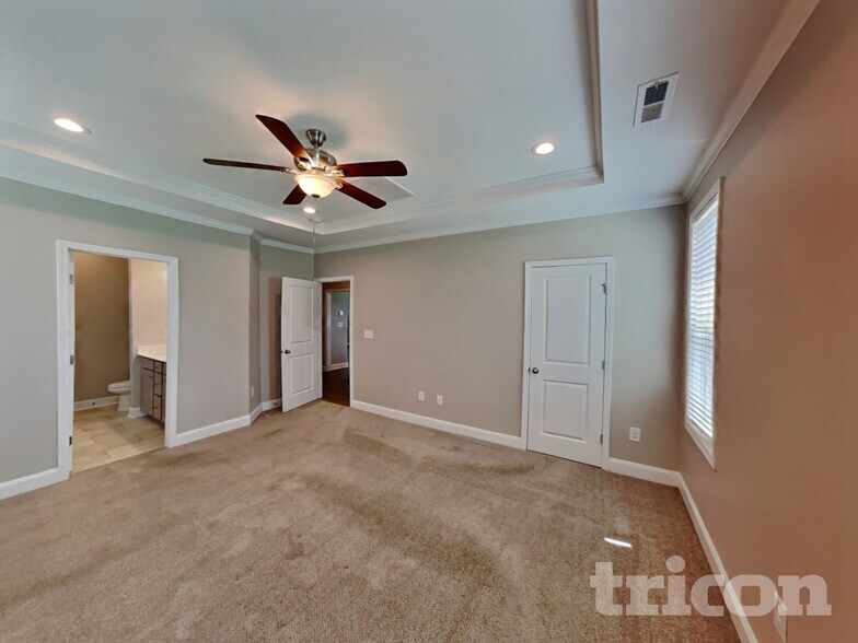 Building Photo - 100 E Goodwin Chase Ln