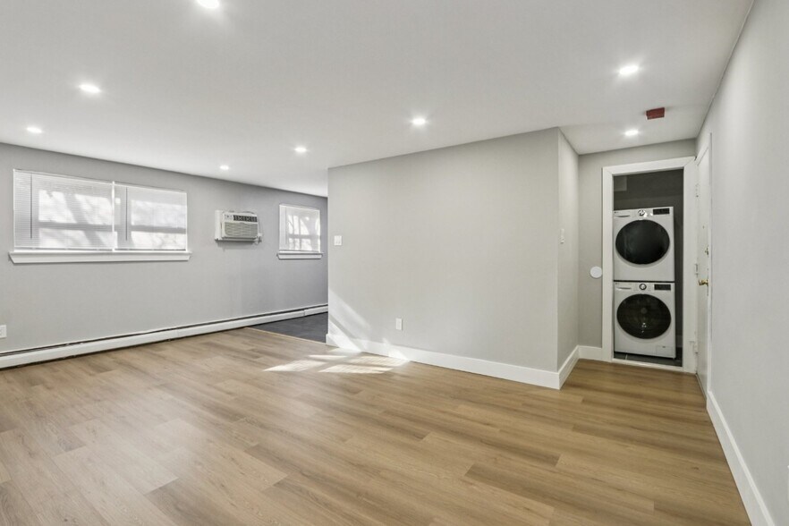 Building Photo - Oakland Terrace Apartments