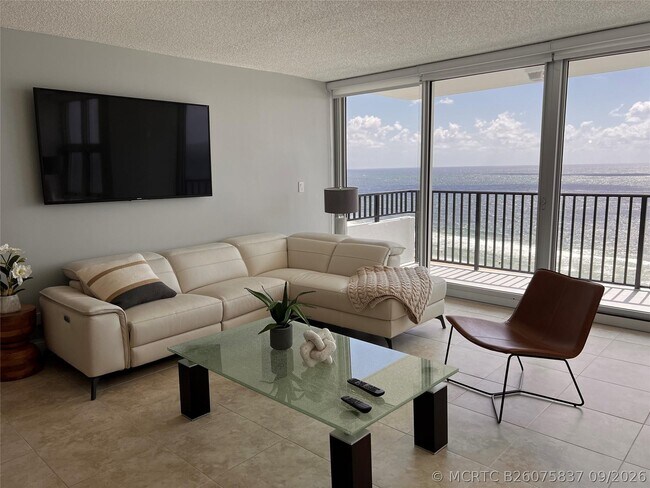Building Photo - 531 N Ocean Blvd