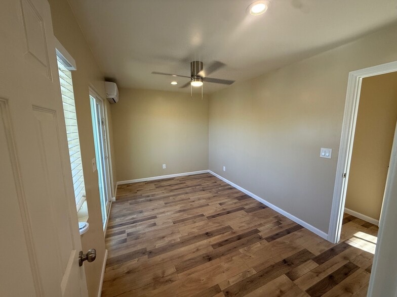 Building Photo - 4860 Palm Ave