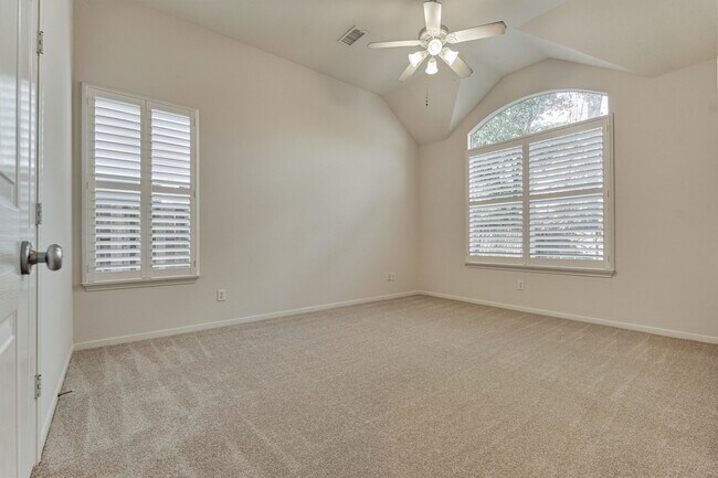 Building Photo - 89 N Apple Springs Cir