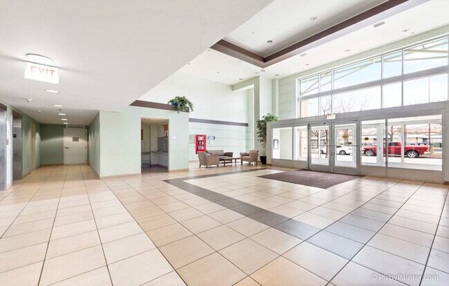 Building Photo - 100 N Hermitage Ave